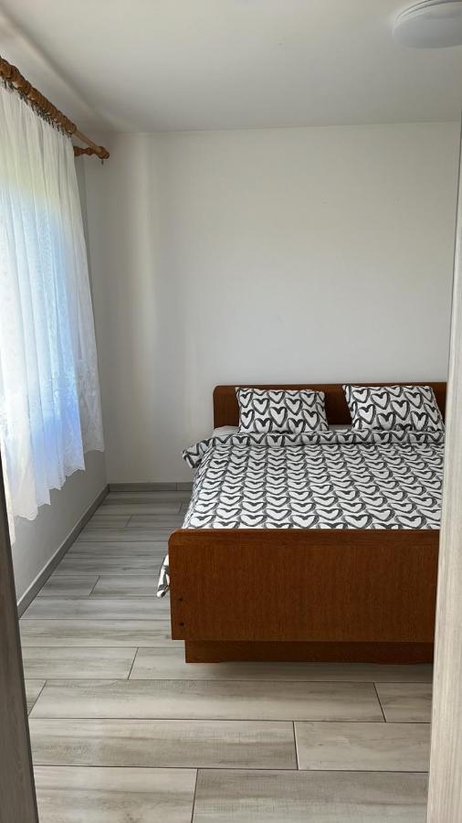 Apartments Linic Nin Extérieur photo