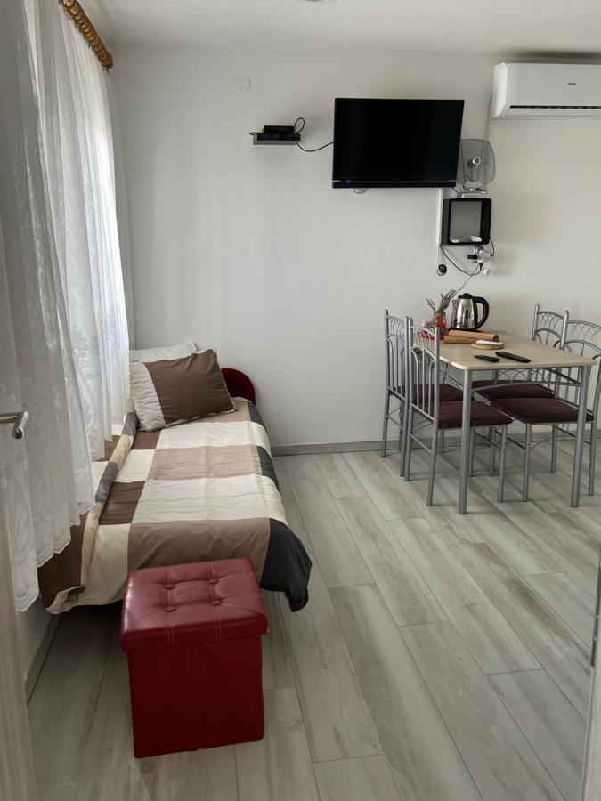 Apartments Linic Nin Extérieur photo